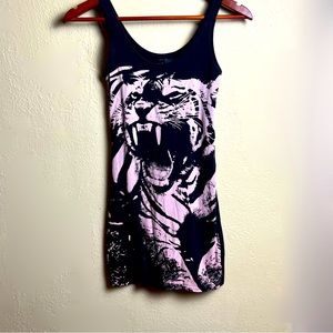 Cute H+M mini dress w/ tiger print. 2010 but in great condition. No flaws.